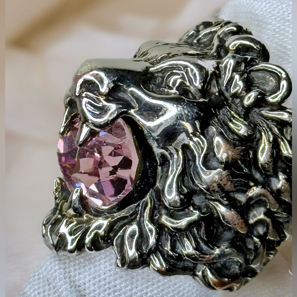 Gucci Lion Head Ring Feline Cat Silver Purple size US 7.5